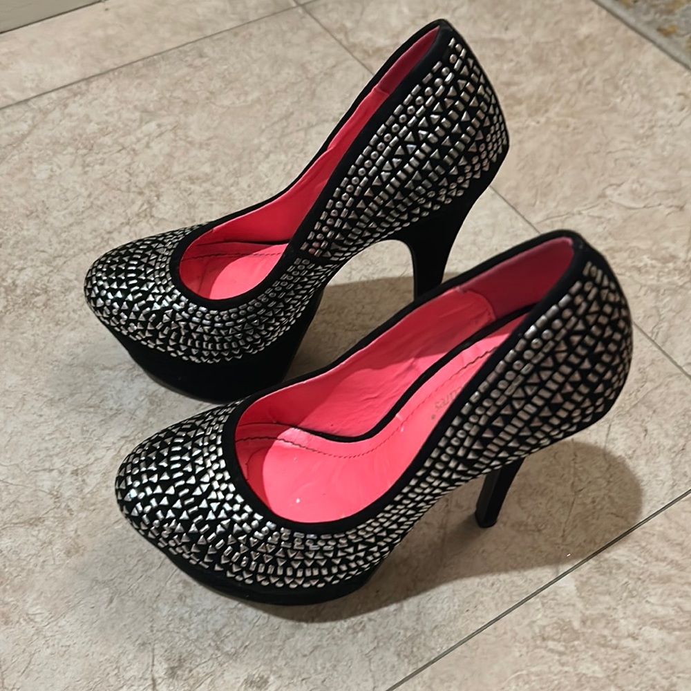 Shoe Dazzle Cares Sami Heels